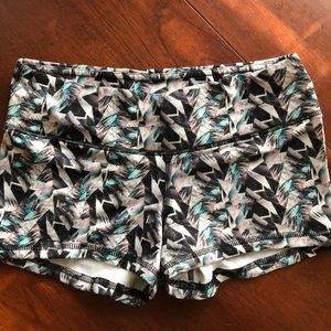 Fleo Shorts- Small Black Onyx